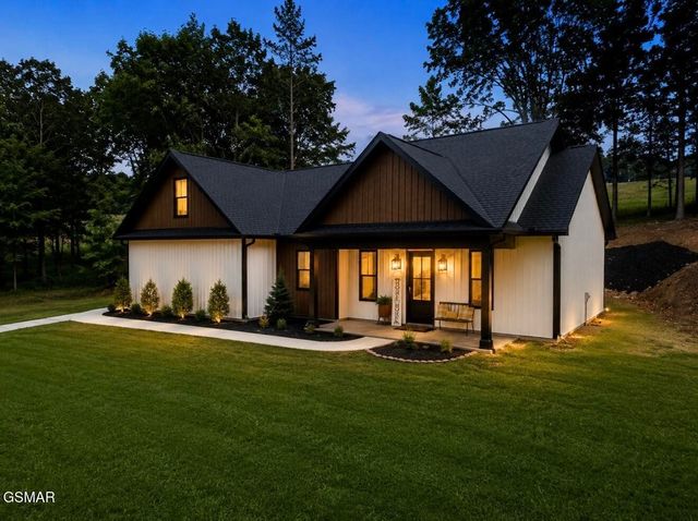 136 Cove Springs Drive, Dandridge, TN 37725