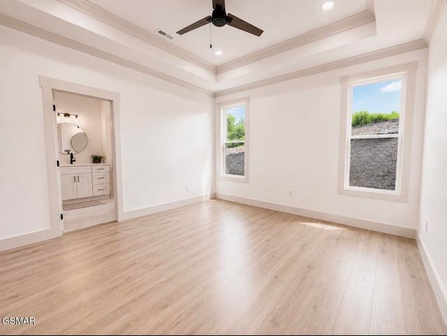 136 Cove Springs Drive, Dandridge, TN 37725
