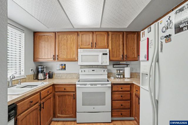 3407 Covington St NE, Salem, OR 97305