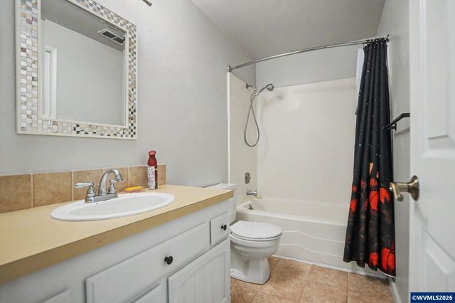 3407 Covington St NE, Salem, OR 97305