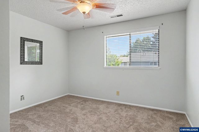 3407 Covington St NE, Salem, OR 97305