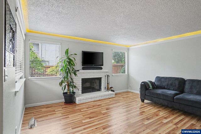 3407 Covington St NE, Salem, OR 97305