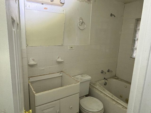 7843 S Langley Avenue, Chicago, IL 60619