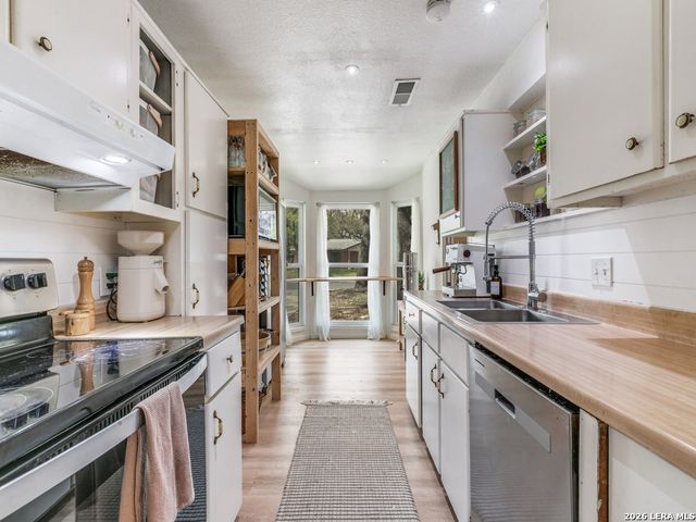 6002 Forest Bend, San Antonio, TX 78240