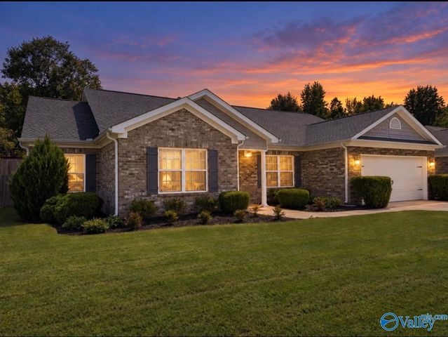 312 Dominion Drive SE, Hartselle, AL 35640