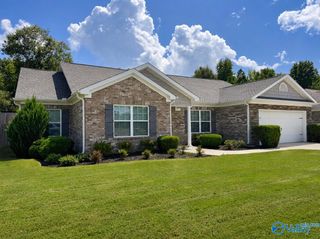 312 Dominion Drive SE, Hartselle, AL 35640