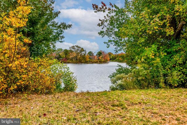 6 FINCHLEY CT, Southampton, NJ 08088