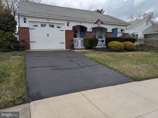 6 FINCHLEY CT, Southampton, NJ 08088