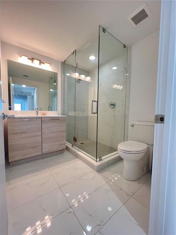 16385 Biscayne Boulevard 607, North Miami Beach, FL 33160