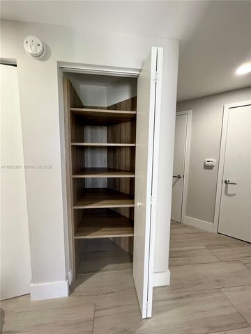 16385 Biscayne Boulevard 607, North Miami Beach, FL 33160