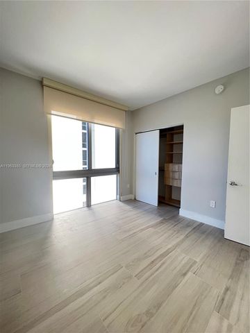 16385 Biscayne Boulevard 607, North Miami Beach, FL 33160