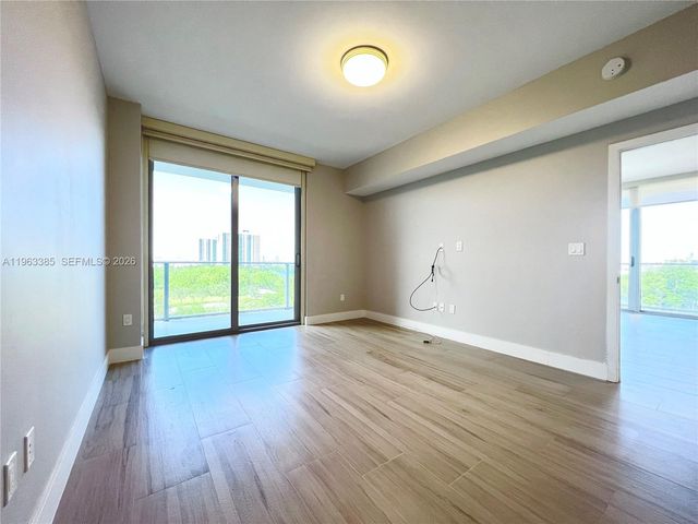 16385 Biscayne Boulevard 607, North Miami Beach, FL 33160