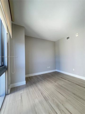 16385 Biscayne Boulevard 607, North Miami Beach, FL 33160