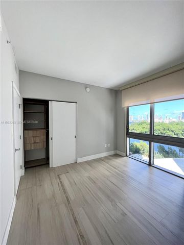 16385 Biscayne Boulevard 607, North Miami Beach, FL 33160