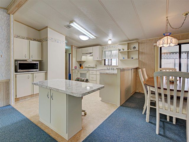 137 N FIJI CIRCLE, Englewood, FL 34223