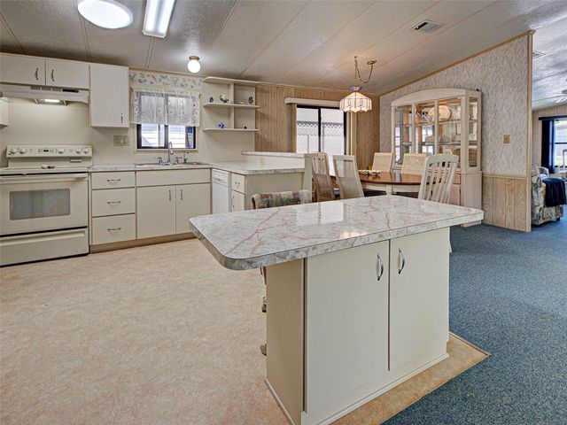 137 N FIJI CIRCLE, Englewood, FL 34223