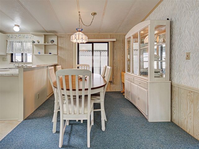 137 N FIJI CIRCLE, Englewood, FL 34223