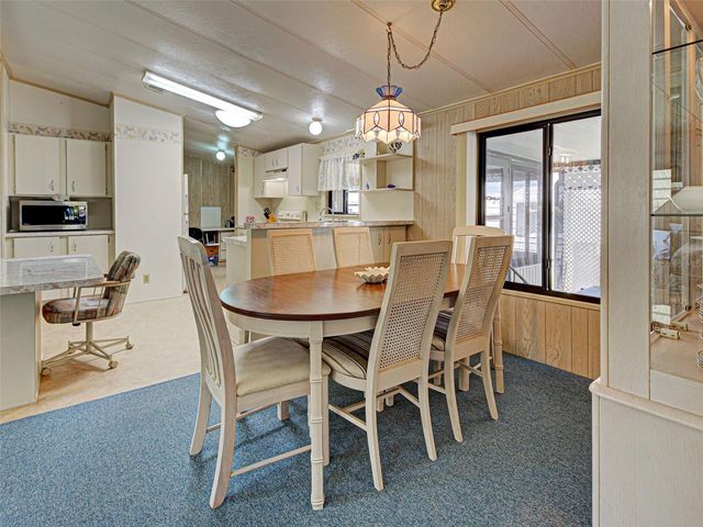 137 N FIJI CIRCLE, Englewood, FL 34223