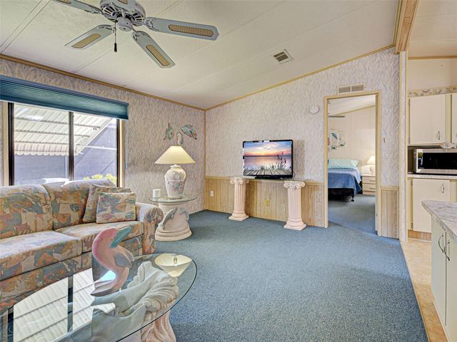 137 N FIJI CIRCLE, Englewood, FL 34223