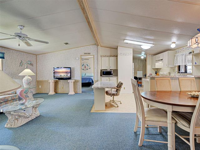 137 N FIJI CIRCLE, Englewood, FL 34223