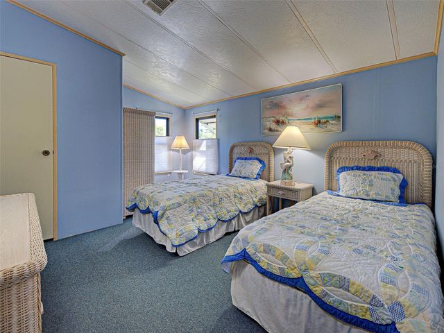 137 N FIJI CIRCLE, Englewood, FL 34223