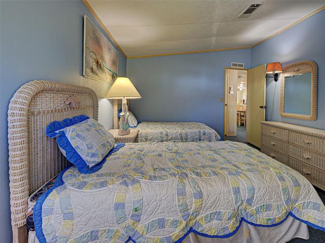 137 N FIJI CIRCLE, Englewood, FL 34223