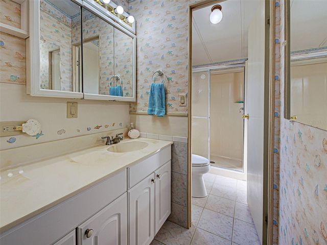 137 N FIJI CIRCLE, Englewood, FL 34223