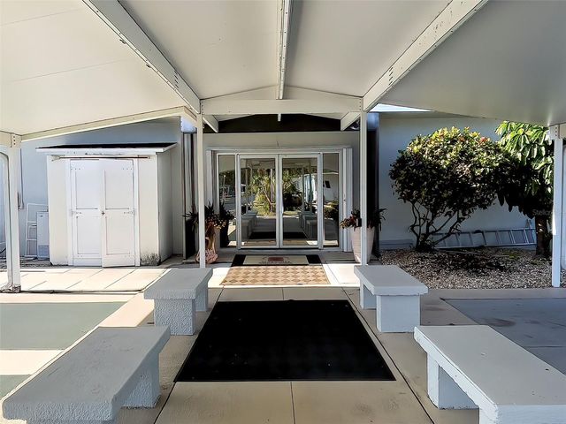 137 N FIJI CIRCLE, Englewood, FL 34223