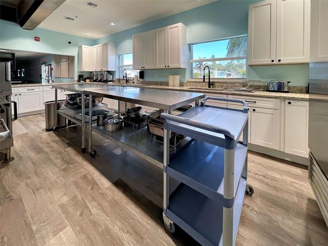 137 N FIJI CIRCLE, Englewood, FL 34223