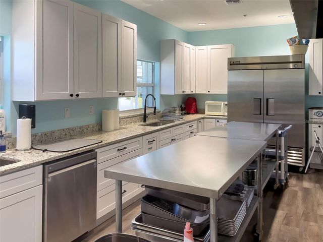 137 N FIJI CIRCLE, Englewood, FL 34223