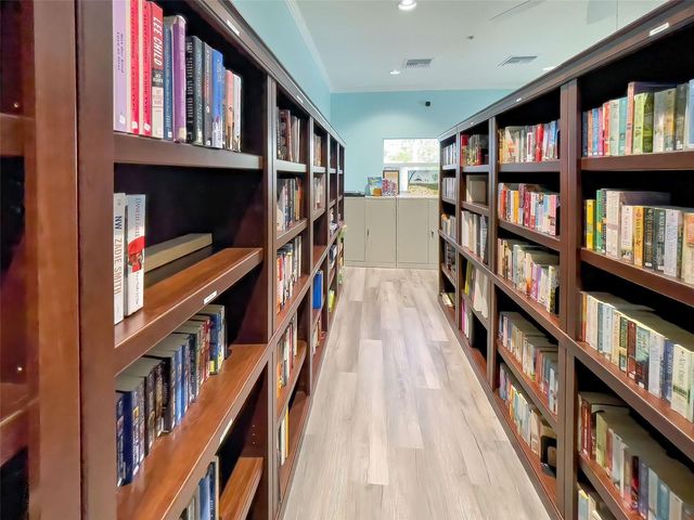 137 N FIJI CIRCLE, Englewood, FL 34223