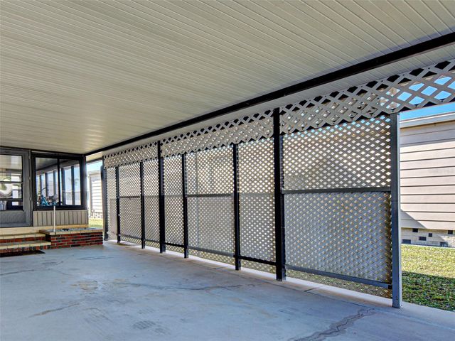 137 N FIJI CIRCLE, Englewood, FL 34223