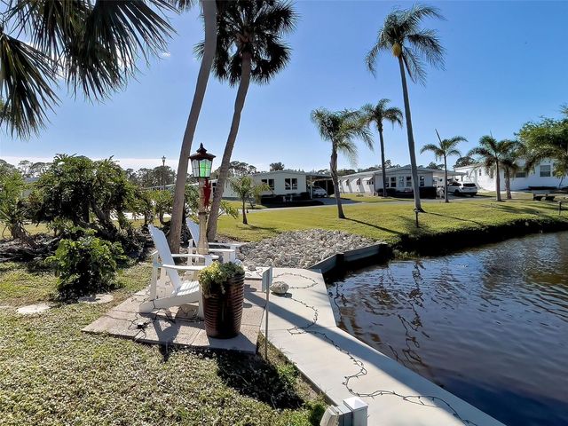 137 N FIJI CIRCLE, Englewood, FL 34223