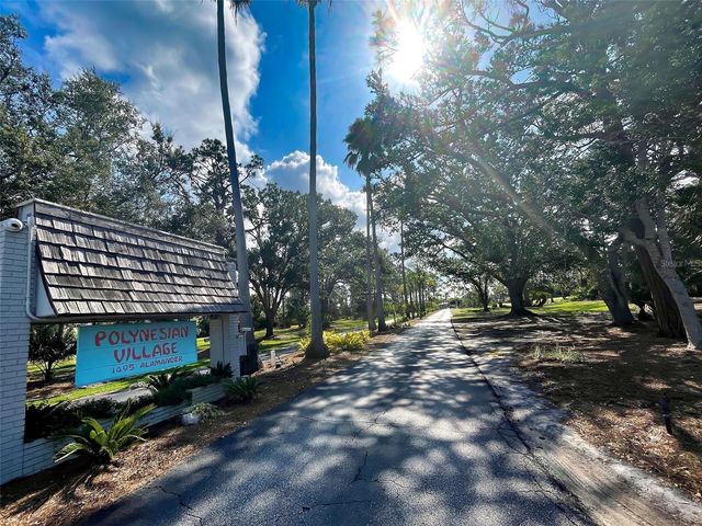 137 N FIJI CIRCLE, Englewood, FL 34223