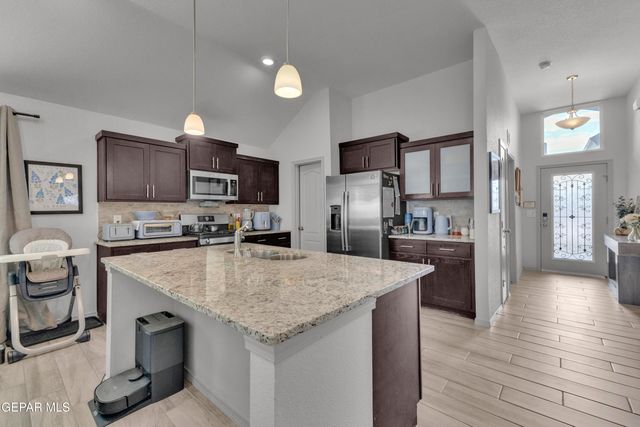 13757 Lago Vista Avenue, Horizon City, TX 79928