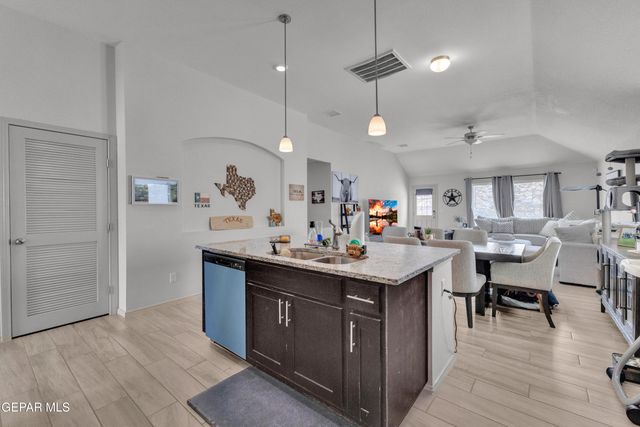 13757 Lago Vista Avenue, Horizon City, TX 79928