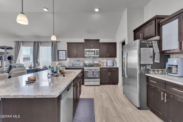 13757 Lago Vista Avenue, Horizon City, TX 79928