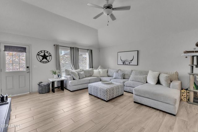 13757 Lago Vista Avenue, Horizon City, TX 79928