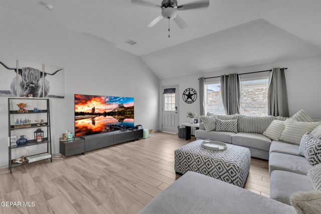 13757 Lago Vista Avenue, Horizon City, TX 79928