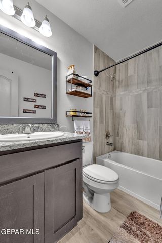 13757 Lago Vista Avenue, Horizon City, TX 79928
