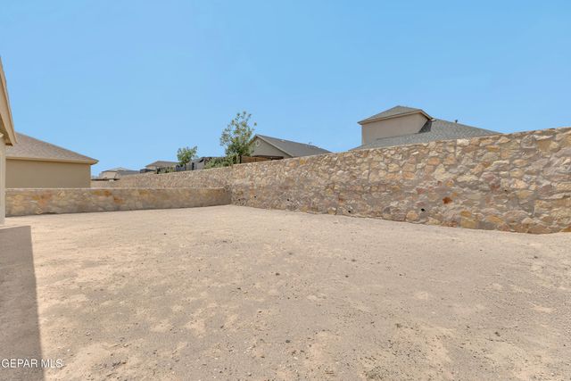 13757 Lago Vista Avenue, Horizon City, TX 79928