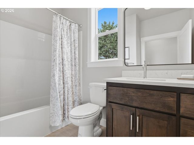 2207 Nw 69TH St, Vancouver, WA 98665