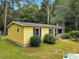 3633 Fairyland Road, Franklin Twp, PA 18235