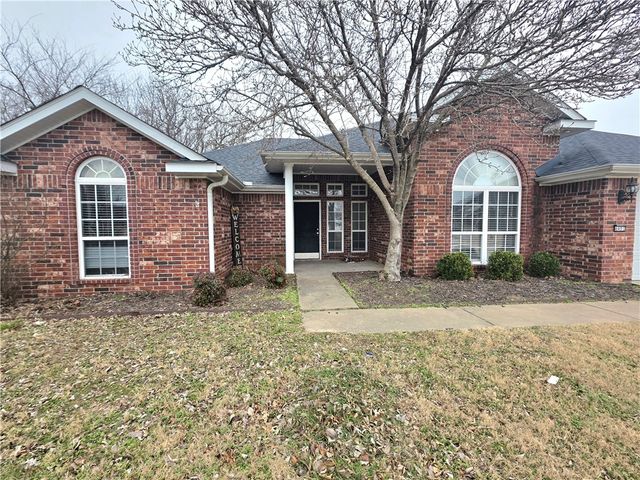 4401 Summerfield Circle, Springdale, AR 72762