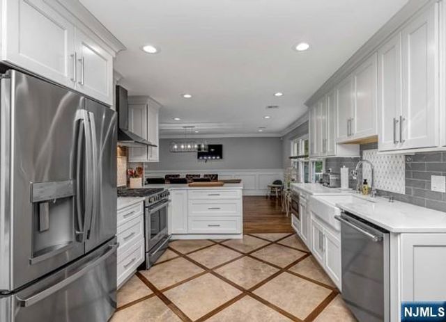 150 Fremont Avenue, Park Ridge, NJ 07656