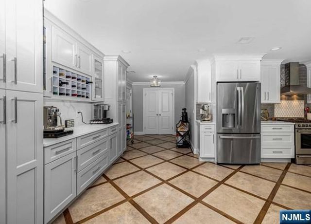 150 Fremont Avenue, Park Ridge, NJ 07656