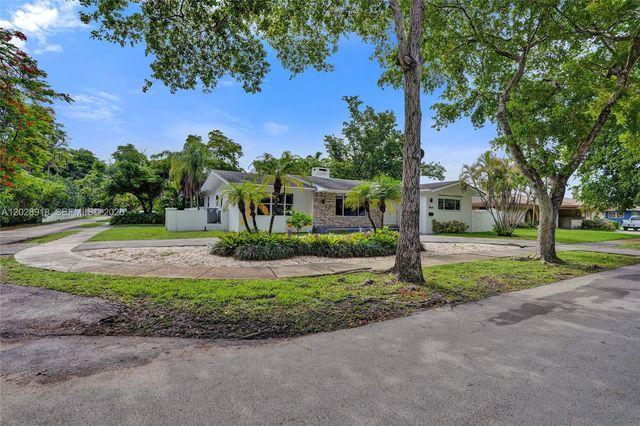 18641 NE 21st Ave, Miami, FL 33179