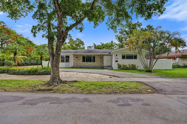 18641 NE 21st Ave, Miami, FL 33179