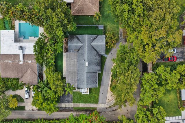 18641 NE 21st Ave, Miami, FL 33179