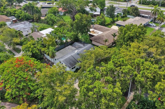 18641 NE 21st Ave, Miami, FL 33179